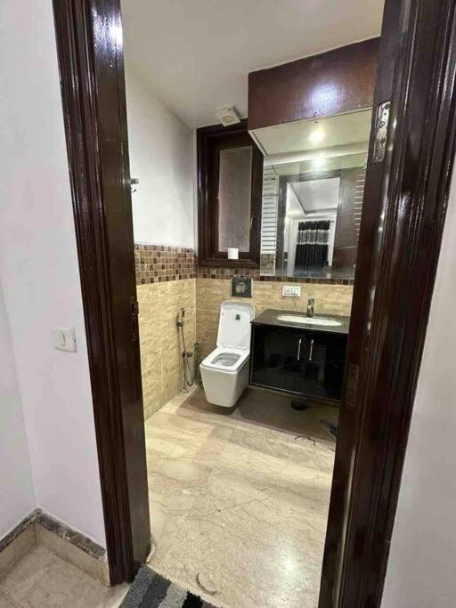 Service Near Apollo Hospital Apartment *